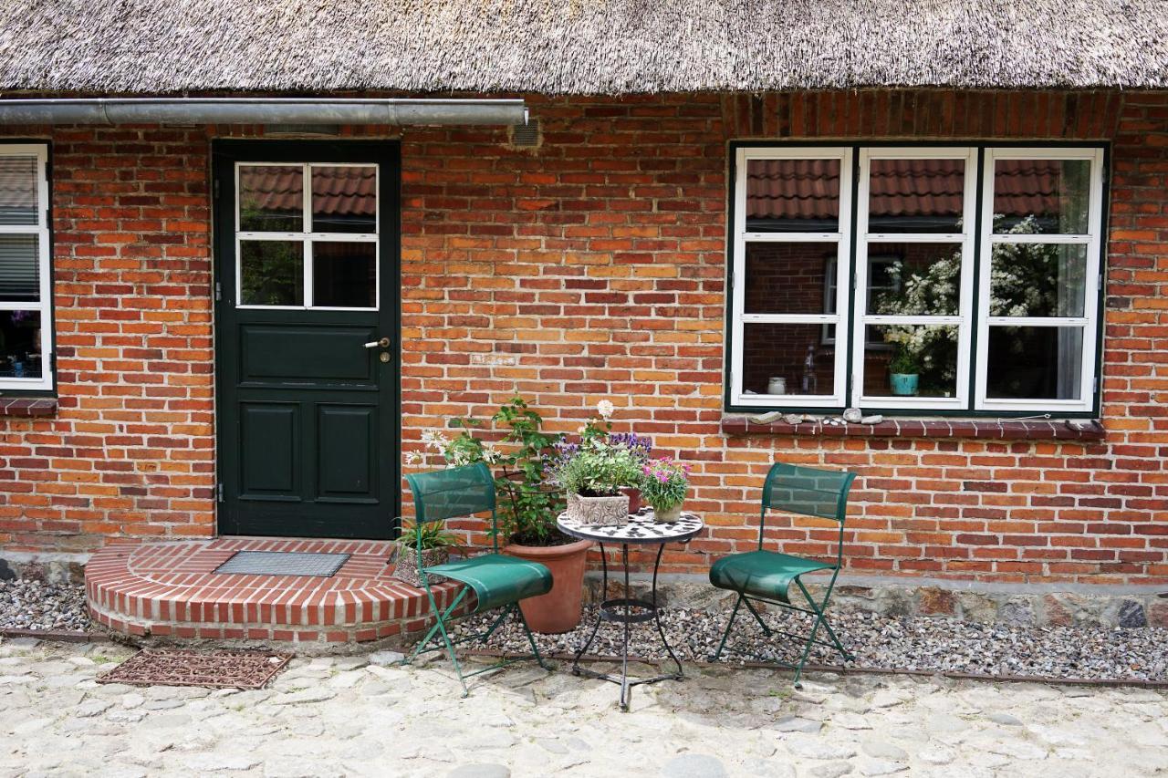 Apartamento "Haus Auf Dem Berg" Westensee Exterior foto